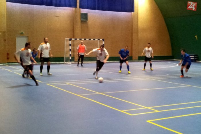 Ilustračný obrázok k článku Lioni zakopli, Darebáci stále na čele. FC Starí Juch v oboch zápasoch dvojciferne