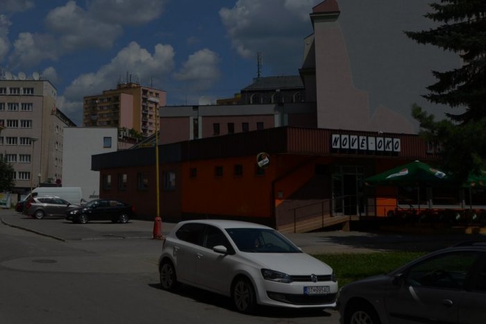 Ilustračný obrázok k článku Agresívna Ružomberčanka (34) sa dobíjala v noci späť do podniku: Vykopla dvere!