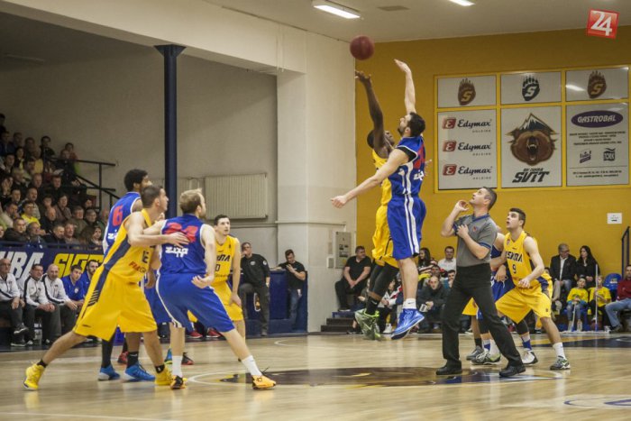 Ilustračný obrázok k článku Svit hral s Nitrou o tretie miesto. Športové šťastie sa usmialo na Iskru