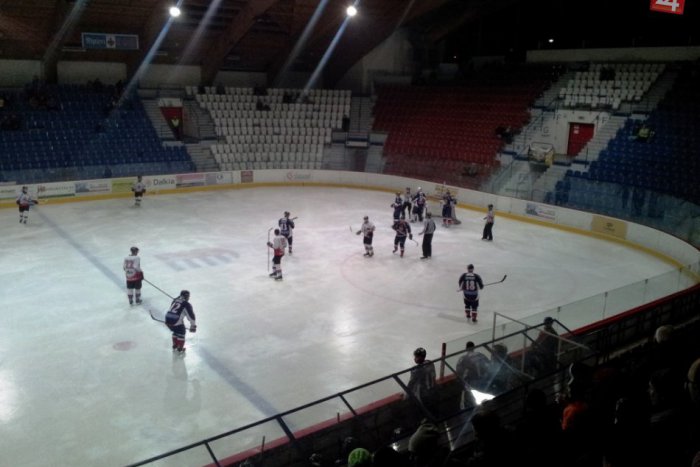 Ilustračný obrázok k článku Prehľad hokejových zápasov: Zubák má najtvrdšiu strelu s rýchlosťou 84 km/h!