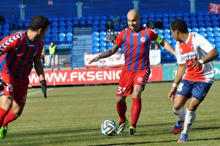 Ilustračný obrázok k článku Futbalisti ViOn-u sa postavili proti Podbrezovej: Opatrný duel s minimom streleckých šancí