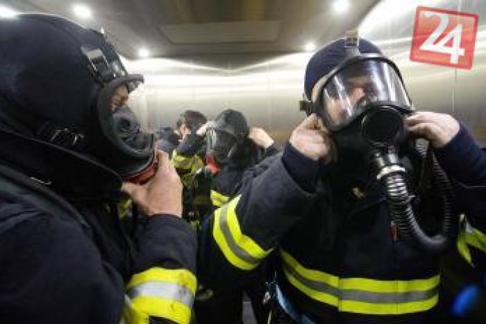 Ilustračný obrázok k článku Hasiči museli zasahovať v silnom zadymení: V podzemných garážach Europy horelo!