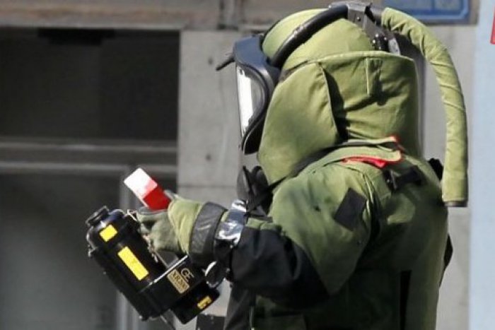 Ilustračný obrázok k článku Anonym ohlásil bomby a antrax: Žiadal prepustenie nitrianskych väzňov!