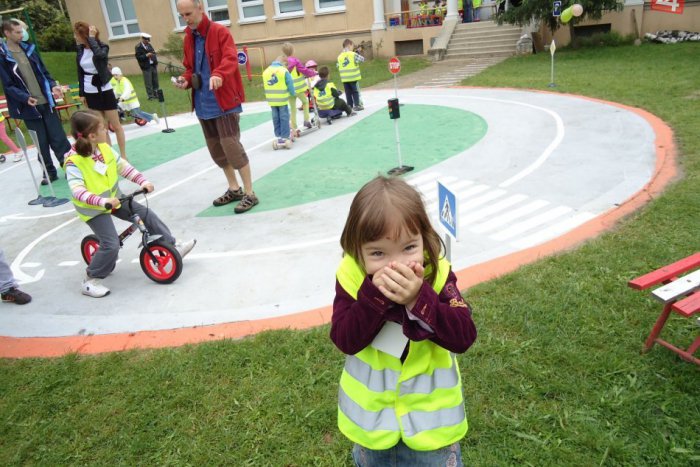 Ilustračný obrázok k článku Program na podporu dopravnej výchovy v Nitre oslavuje: O bezpečnosť sa stará už 10 rokov!