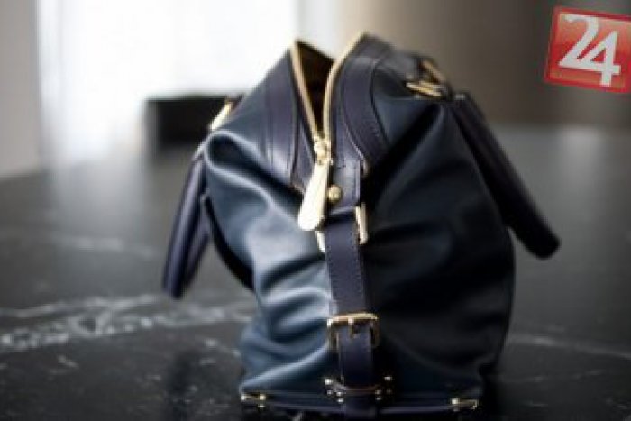 Ilustračný obrázok k článku Dvaja tínedžeri prepadli Košičanku (63): Policajti ich už chytili za pačesy, hrozí im basa