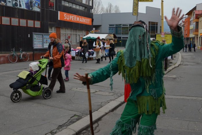 Ilustračný obrázok k článku Fašiangový sprievod mestom: Mohutný a pestrý