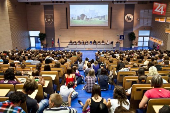 Ilustračný obrázok k článku UCM sa spojila s Googlom: Prednášajú o ženách v digitálnom marketingu