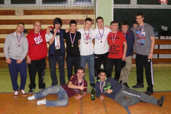 Ilustračný obrázok k článku Cesta za víťazstvom: Prievidzský florbalový tím získal cenný kov!