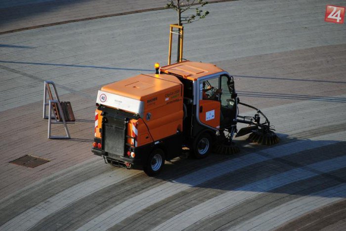 Ilustračný obrázok k článku Začalo strojné zametanie zámockých ulíc. Kedy je na rade tá vaša?