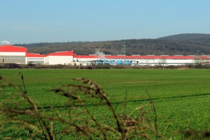 Ilustračný obrázok k článku Oceliareň v Strážskom má problém: Fabrike zadržiavajú peniaze vo výške ročných miezd všetkých zamestnancov!