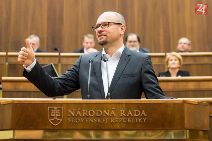 Ilustračný obrázok k článku Richard Sulík: Európska únia už rozkazuje aj dažďu