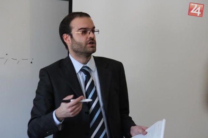 Ilustračný obrázok k článku Na univerzitu zavítal hosť zo zahraničia: Študentom prednášal taliansky športový novinár