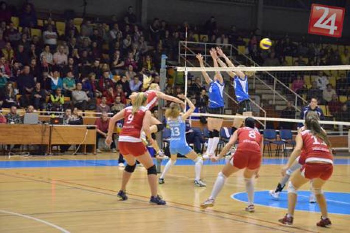 Ilustračný obrázok k článku Volejbalistky sa pokúsili vyrovnať sériu so Sláviou: Fanúšikovia dievčatá nesklamali, prišlo ich najviac v sezóne!