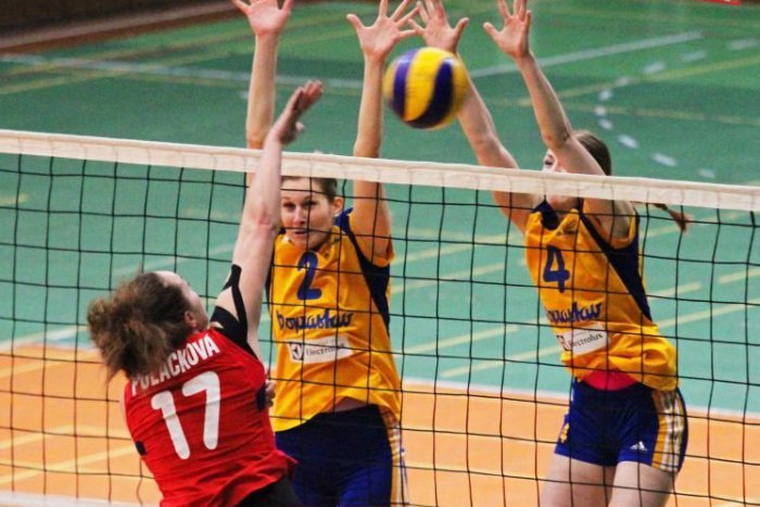 Ilustračný obrázok k článku Mladé volejbalistky doma neuspeli: Do semifinále postúpili hráčky Doprastavu