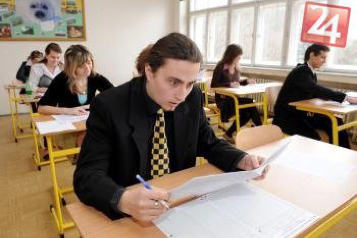 Ilustračný obrázok k článku V stredu sa maturovalo z cudzích jazykov: Toto sú témy slohu