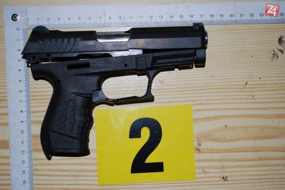 Ilustračný obrázok k článku Fiľakovčan (36) sa vyhrážal družke: Na mieste aj zásahová jednotka!