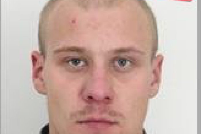 Ilustračný obrázok k článku Preštudujte si FOTO Mariána (31): Ak mladíka stretnete, volajte políciu!