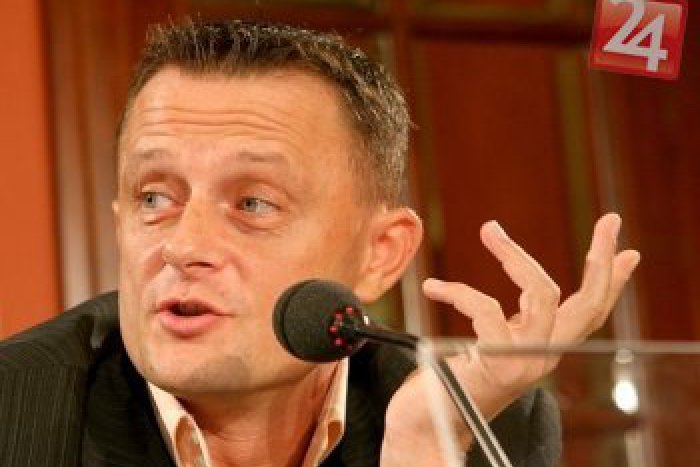 Ilustračný obrázok k článku Vilo Rozboril je späť! Pozrite sa, s kým spojil sily v novom projekte