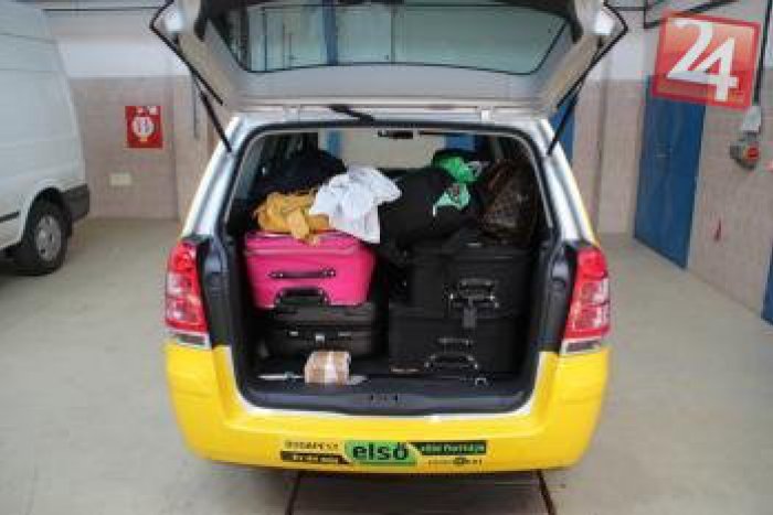 Ilustračný obrázok k článku Colníci odhalili tisícky pašovaných cigariet: Ukryté boli v taxíku!