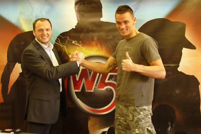 Ilustračný obrázok k článku Moravčík a Konským mieria na majstrovstvá sveta: Cestu na šampionát v kickboxe im otvorila lukratívna dohoda