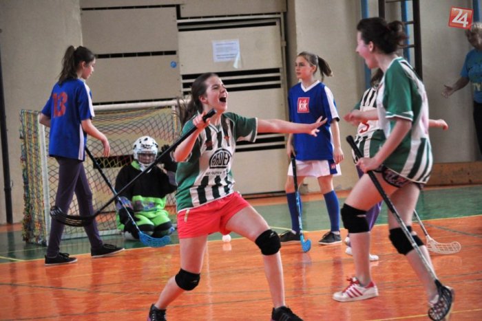 Ilustračný obrázok k článku Mladšie žiačky si preverili svoje florbalové zručnosti: O víťazovi rozhodol posledný zápas