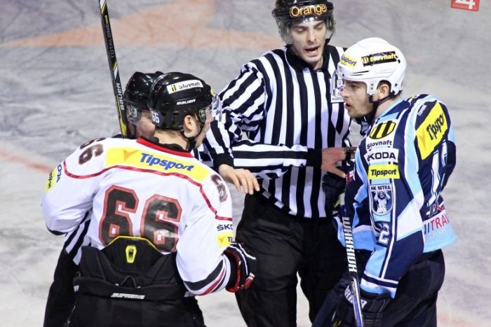 Ilustračný obrázok k článku Nitra pod Zoborom bez zaváhania: Hokejisti Banskej Bystrice nezvládli ani druhý zápas