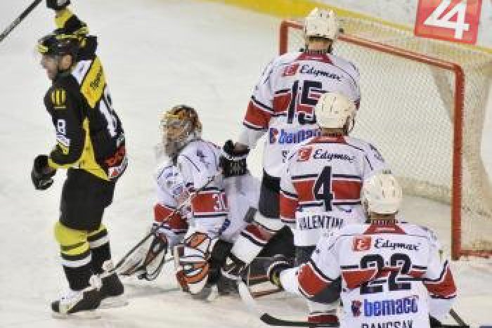 Ilustračný obrázok k článku Žilinčanom išlo o všetko: V zápase o extraligovú príslušnosť zvonili viackrát žŕdky