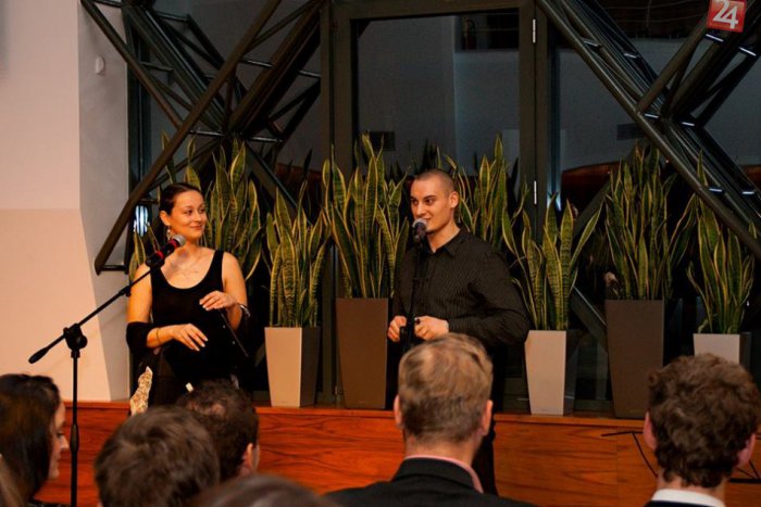 Ilustračný obrázok k článku Pod Urpínom pokrstia unikátne dielo mladého Bystričana: Knihou chce prinášať nádej do životov chorých