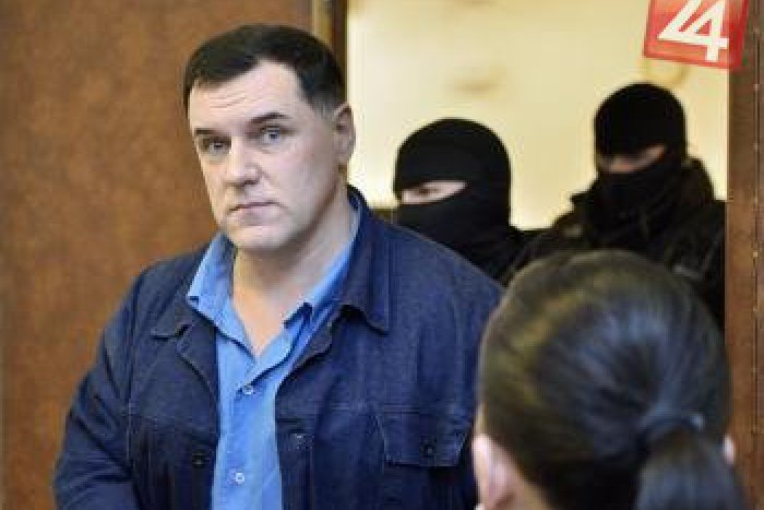 Ilustračný obrázok k článku Mikuláš Černák v kauze vrážd v Moste pri Bratislave nevypovedal: Na svoju adresu si ale vypočul dosť