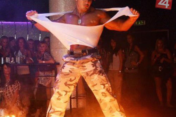 Ilustračný obrázok k článku Najviac sexi chlapov na jednom mieste: VYHRAJTE lístky na veľkolepú strip show!