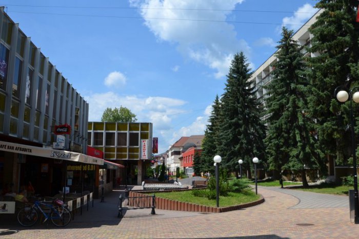 Ilustračný obrázok k článku Filip (17) a Juraj (15) si vyhodili z kopýtka, rodičia museli zaplatiť účet