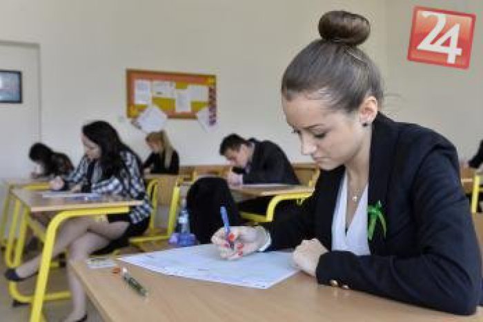 Ilustračný obrázok k článku V piatok začínajú náhradné maturity: Pozrite si, koľko študentov bude písať testy