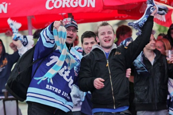 Ilustračný obrázok k článku Námestie žilo hokejom: Fandilo sa až do samého záveru