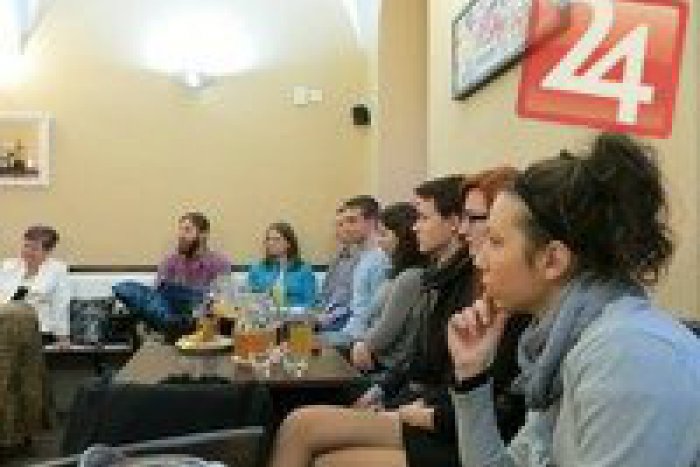 Ilustračný obrázok k článku Akční Prešovčania z mládežníckeho parlamentu: Zaujali štáb známej televízie Euronews!