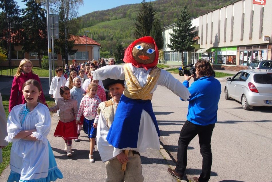 Ilustračný obrázok k článku Prešov ide vítať jar: Najskôr sa dozvieme, ktorá Morena je naj... potom všetky spália