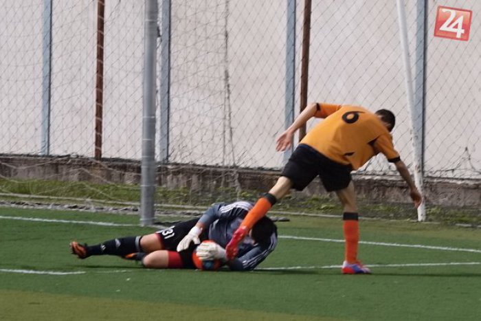 Ilustračný obrázok k článku Víkendový futbal mladých: Prekvapujúce výsledky dorastencov s Bystričanmi