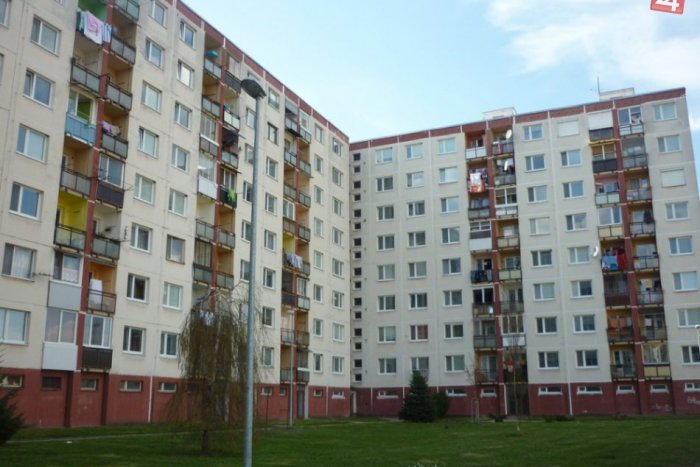 Ilustračný obrázok k článku Údery päsťami a kopy do chodca na popradskom sídlisku: Policajti obvinili ďalšieho muža!