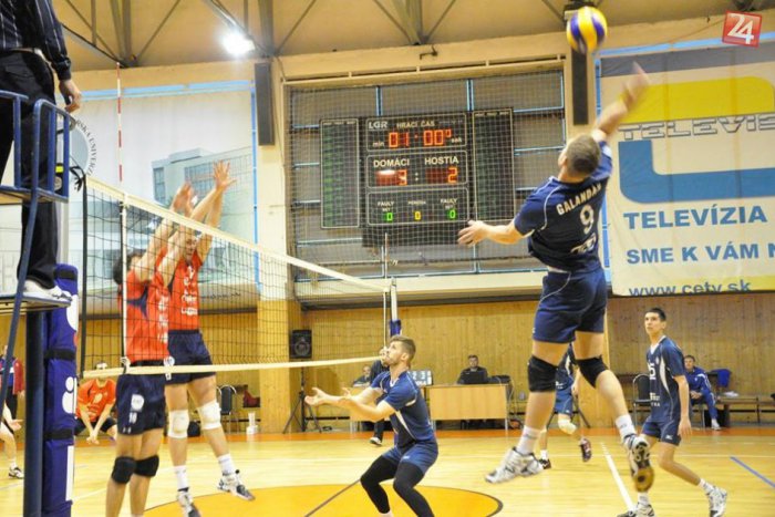 Ilustračný obrázok k článku Po odchode trénera prišlo víťazstvo: Volejbalisti zvíťazili pred domácim publikom