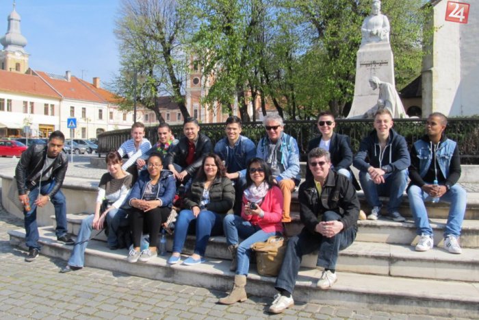 Ilustračný obrázok k článku Obchodnú akadémiu navštívili zahraniční študenti: Žiaci a učitelia najväčšej holandskej školy