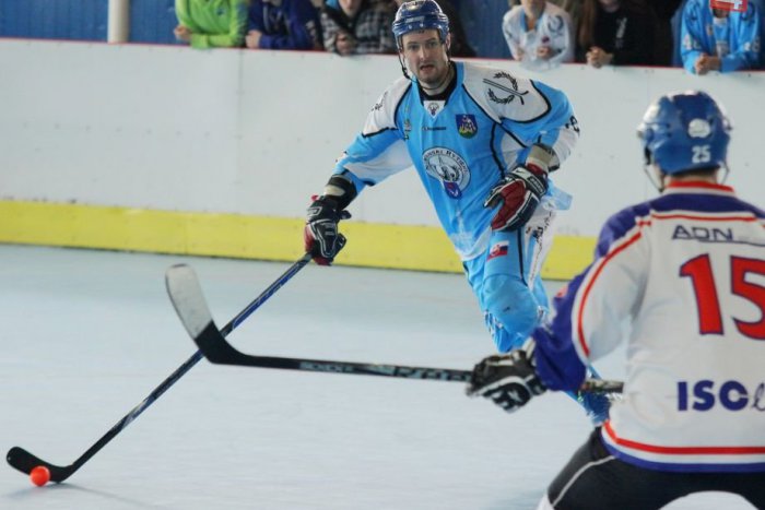 Ilustračný obrázok k článku Hokejbalisti idú za ďalším titulom: Prvé štvrťfinále zvládnuté!