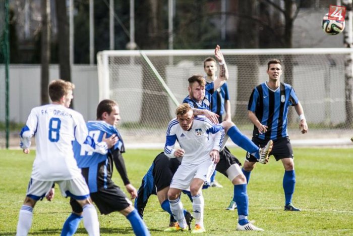 Ilustračný obrázok k článku FK Poprad zdolal Dolný Kubín. V tabuľke sa drží na piatom mieste