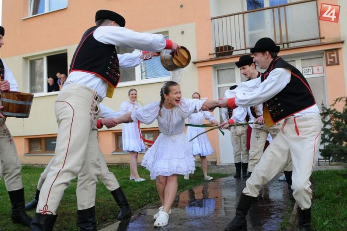 Ilustračný obrázok k článku OBRAZOM: Takto oblievajú chlapci z Vagonára