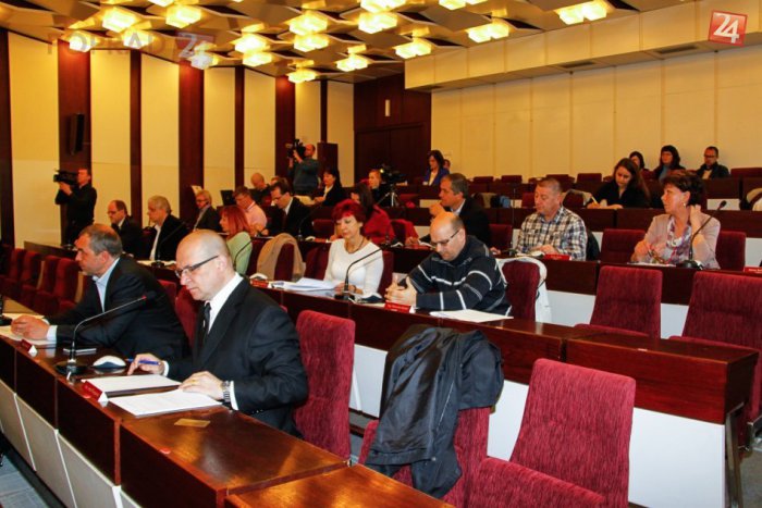 Ilustračný obrázok k článku Mestskí poslanci rozhodli: Popradské námestie sa rekonštruovať nebude!