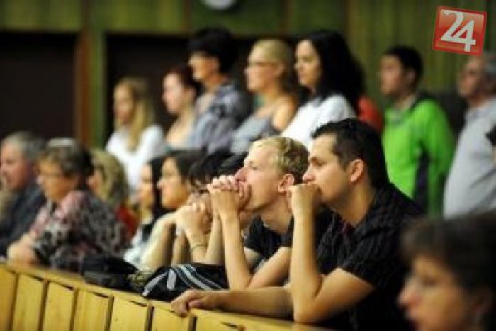 Ilustračný obrázok k článku Väčšina mladých chce žiť mimo Slovenska: Vláda to plánuje zmeniť