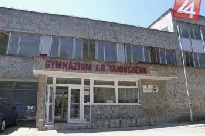 Ilustračný obrázok k článku Študenti Tajáku išli s kožou na trh: Vieme, čo o sebe zverejňujú na Facebooku!