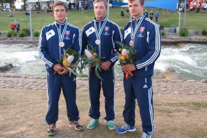 Ilustračný obrázok k článku Vodný slalom: Halčin v Penrithe štvrtý, hliadka s bronzom