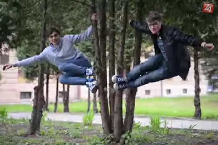 Ilustračný obrázok k článku Happy je už aj Kežmarok: S tančekmi to rozbalili učitelia aj riaditeľka školy! VIDEO