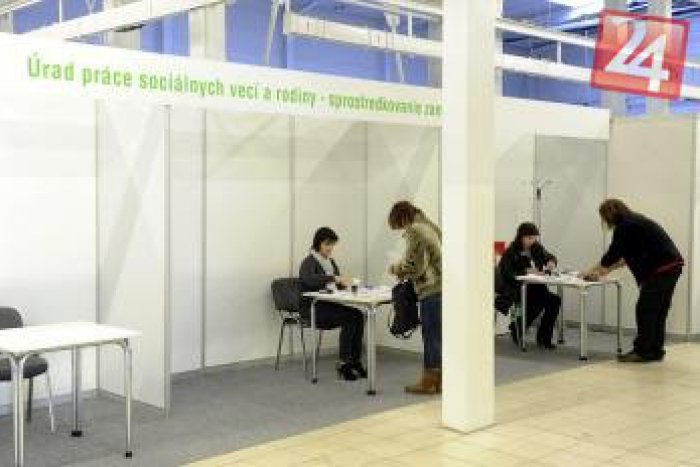 Ilustračný obrázok k článku Prišlo množstvo mladých a aj učitelia: Revúcky úrad práce zorganizoval burzu!