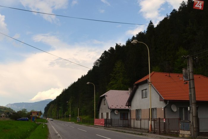 Ilustračný obrázok k článku Zlodej sa presekal z kotolne do domu: Majiteľke (74) ukradol 2 400 eur!