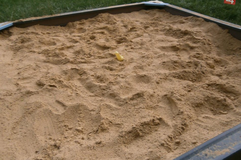 Ilustračný obrázok k článku V meste sa začína jarné upratovanie: Mamičky z Prievidze sa potešia